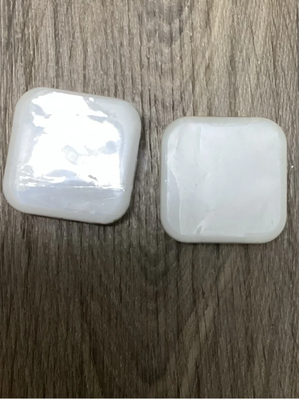 White Wired Earbuds in Carrying Case